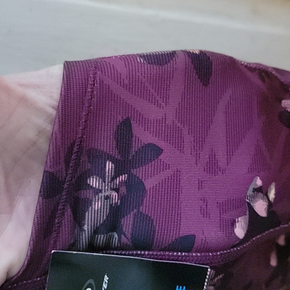 NWT purple floral Leggings with pockets - Picture 4 of 4